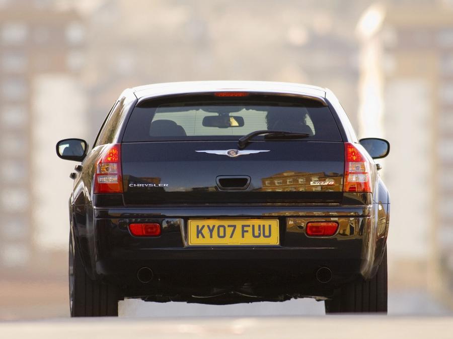  Chrysler 300C SRT8 Touring 2006 года  (UK) (фото 6 из 18)